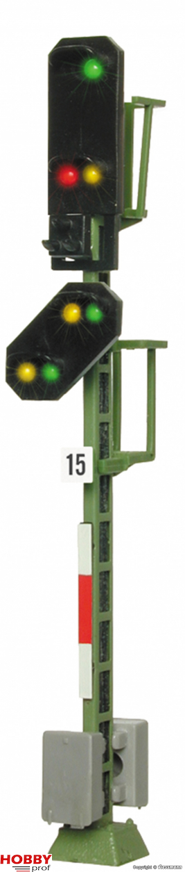 Entry Light signal with distant signal