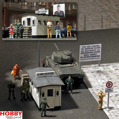 Border Crossing »Checkpoint Charlie«.