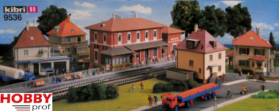 Station and houses set (8200, 8202, 8204, 8206 and 9532)